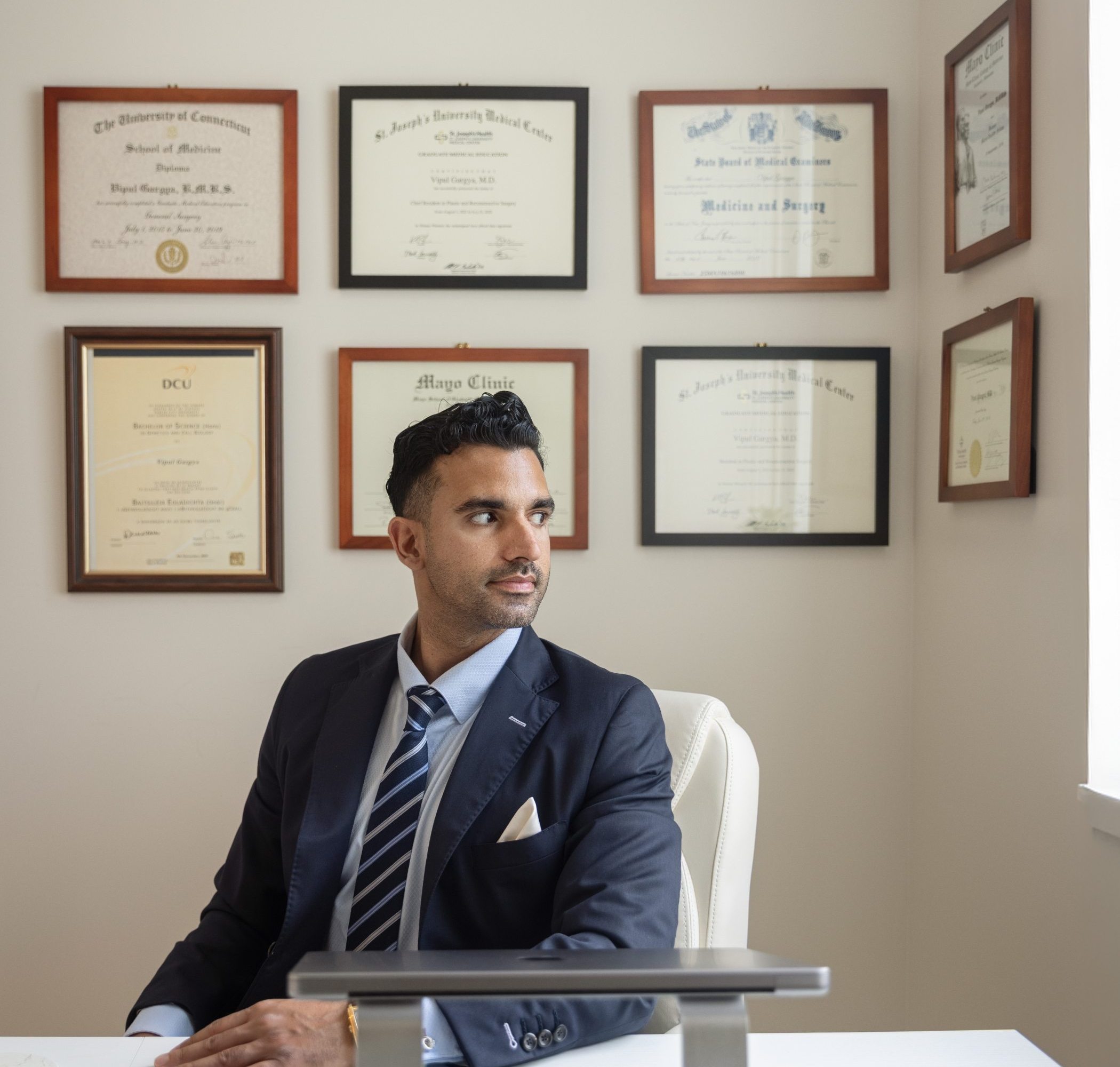 dr-vipul-gargya-md-board-certified-plastic-surgeon-tampa-office-1