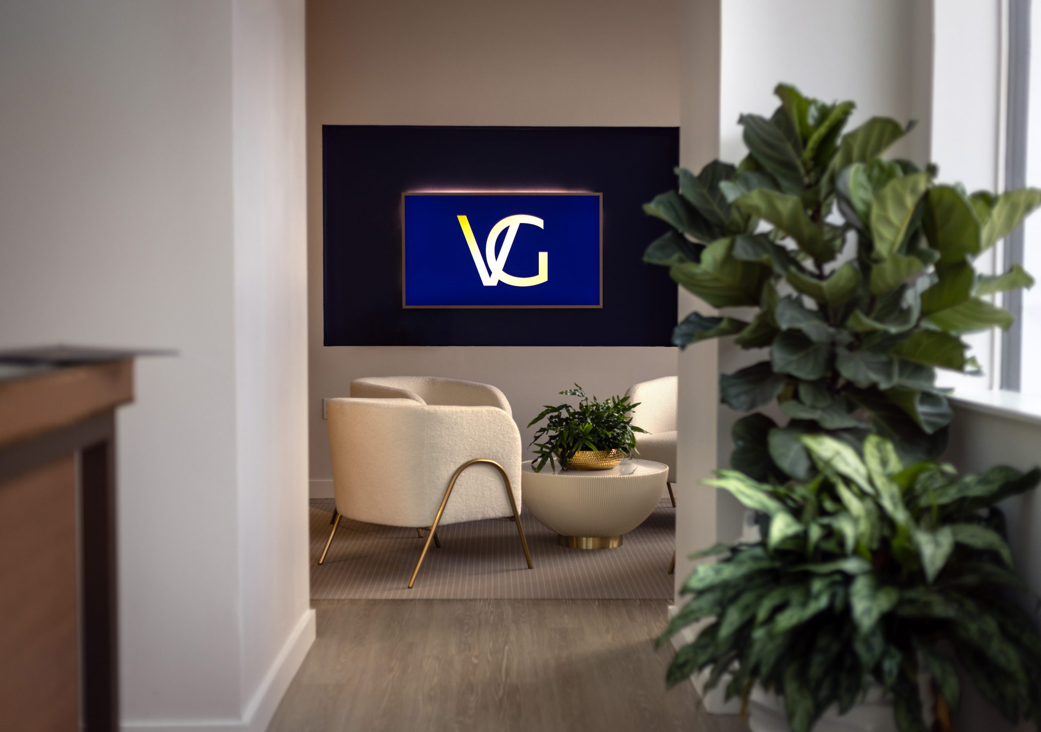 vg-signature-waiting-lounge-luxury-tampa-plastic-surgery-office