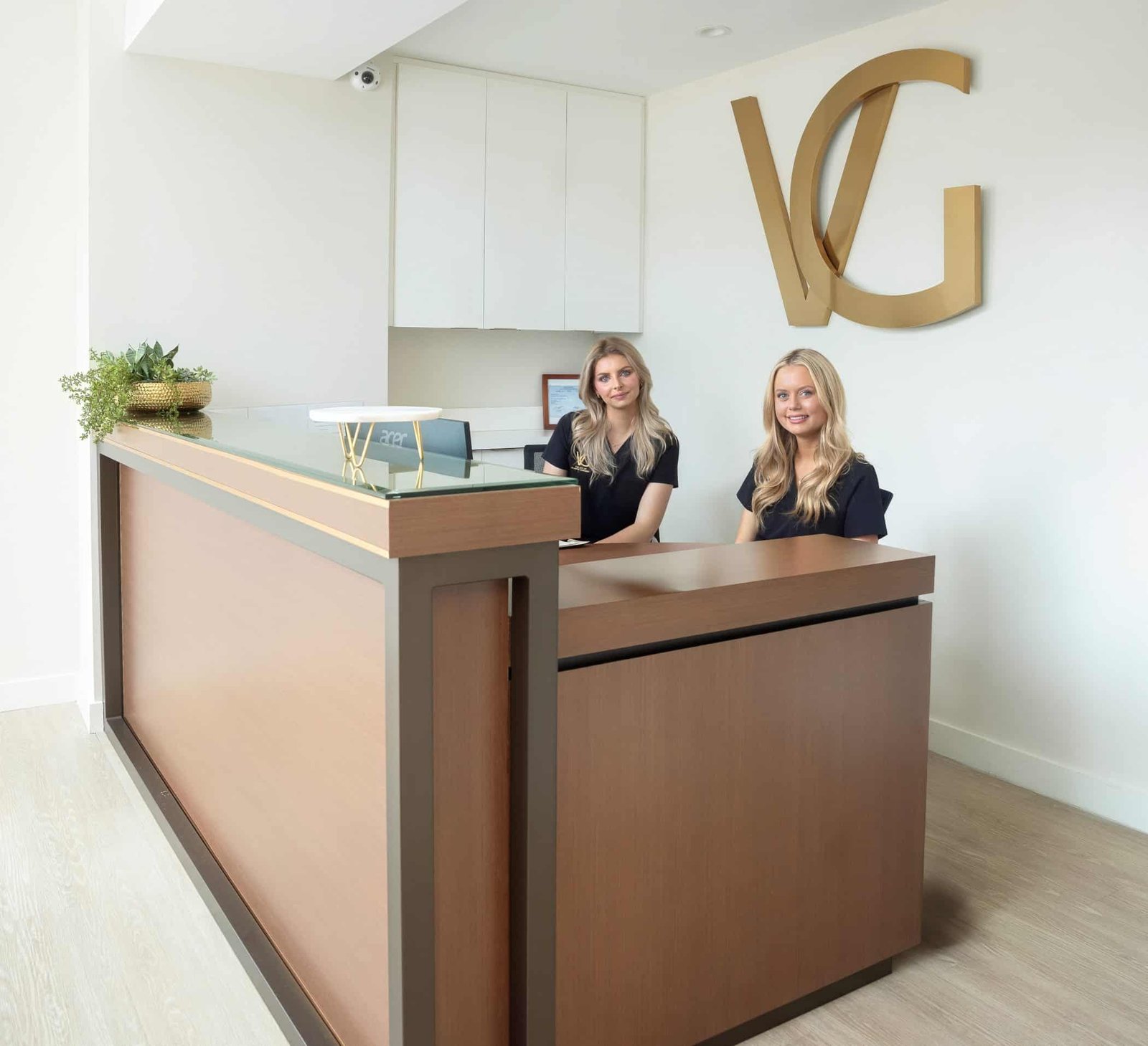 vg-signature-tampa-plastic-surgery-front-desk-concierge-team